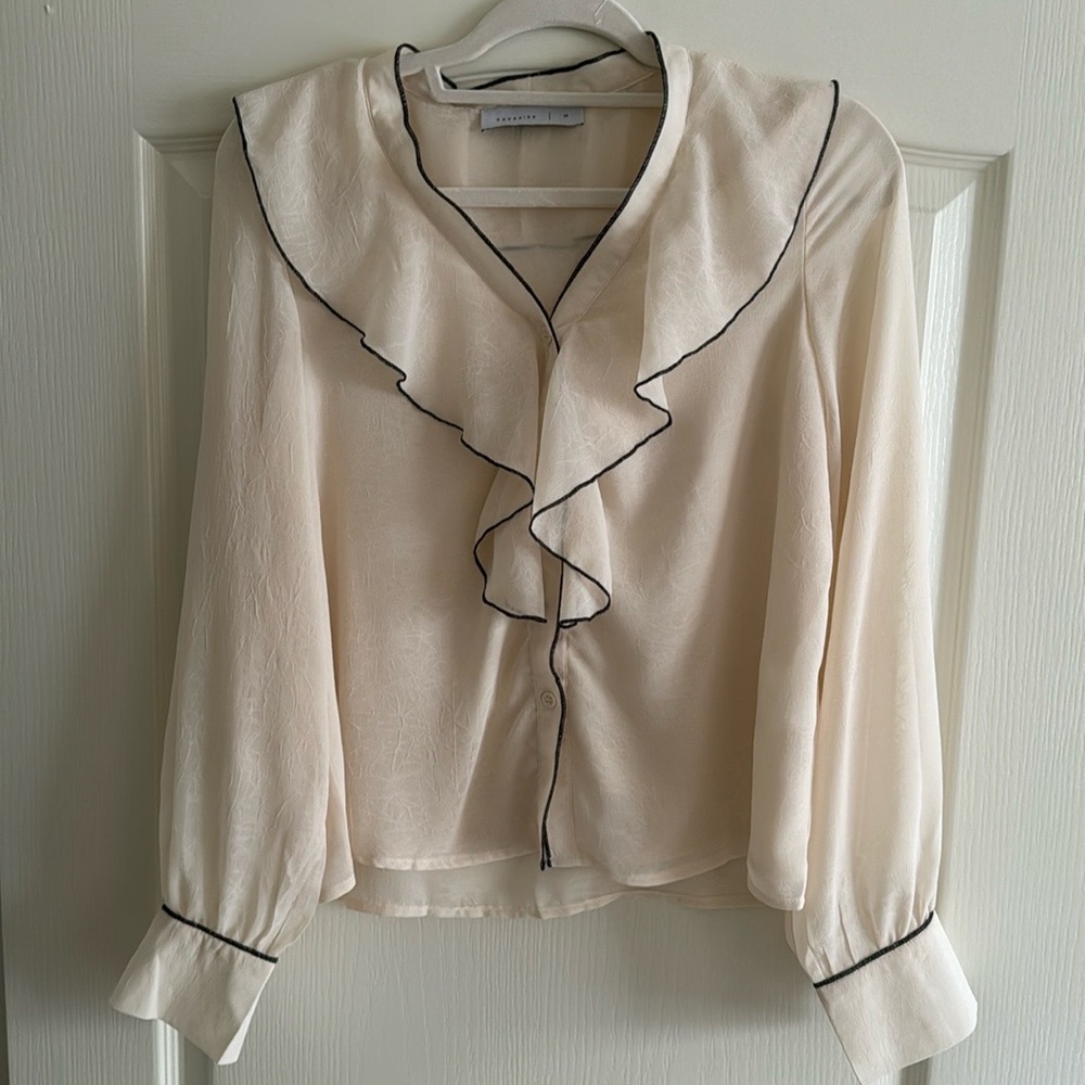 NWOT Reveriee Ruffle Collar Long Sleeve Top